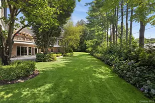 13 Chanticlare Dr, Manhasset, NY 11030 - Photo 34