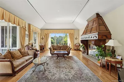 13 Chanticlare Drive, Manhasset, NY 11030 - Photo 12