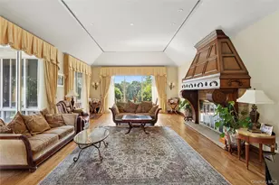 13 Chanticlare Dr, Manhasset, NY 11030 - Photo 12