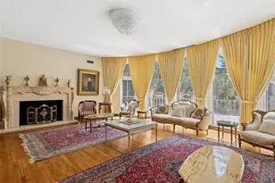 13 Chanticlare Dr, Manhasset, NY 11030 - Photo 4