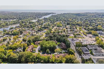 7 Sutton Place, Islip, NY 11751 - Photo 32