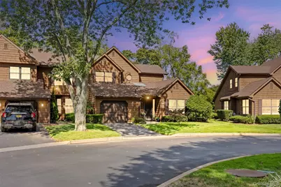 7 Sutton Place, Islip, NY 11751 - Photo 2