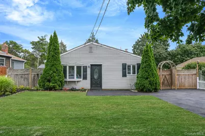 66 Laurin Road, Calverton, NY 11933 - Photo 1