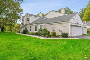 30 Quail Ct, Manorville, NY 11949 - Photo 2