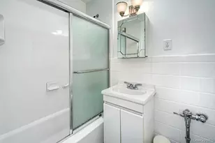 609 Kappock St, Bronx, NY 10463 - Photo 20