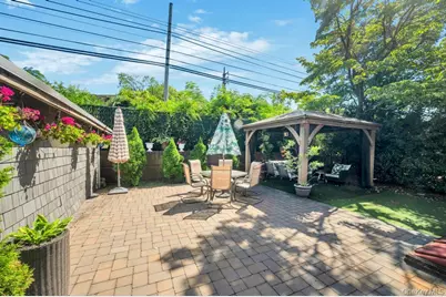 84 Superior Road, Floral Park, NY 11001 - Photo 20