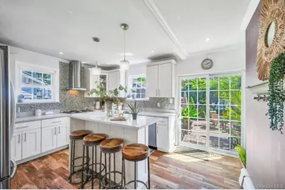 84 Superior Road, Floral Park, NY 11001 - Photo 8