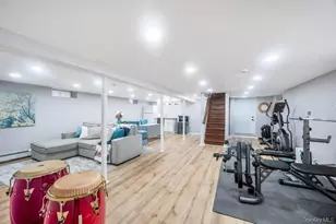 84 Superior Rd, Floral Park, NY 11001 - Photo 16