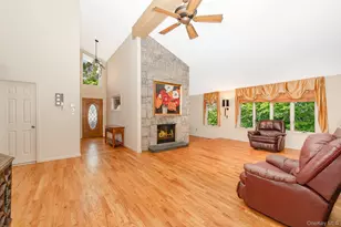 8 Sunset Ln E, Miller Place, NY 11764 - Photo 16
