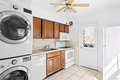 26 Shelter Lane, Levittown, NY 11756 - Photo 8