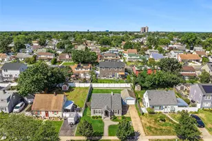 26 Shelter Ln, Levittown, NY 11756 - Photo 16