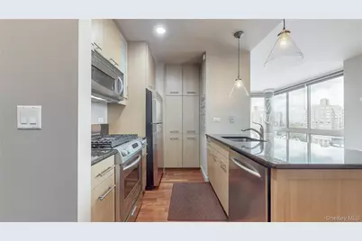 10724 71st Road #7E, Forest Hills, NY 11375 - Photo 4