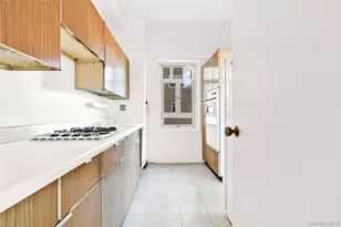 20 E 9th St, New York, NY 10003 - Photo 12