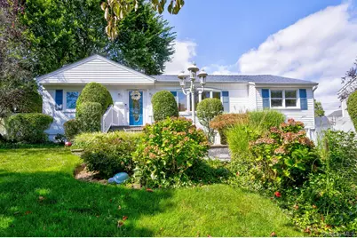 17 Hill Road, Farmingdale, NY 11735 - Photo 1