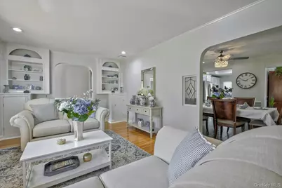 17 Hill Road, Farmingdale, NY 11735 - Photo 2