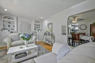 17 Hill Rd, Farmingdale, NY 11735 - Photo 2