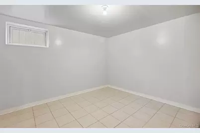 18 Halsey Street, Freeport, NY 11520 - Photo 10