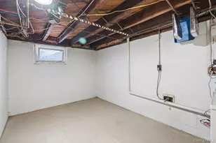 18 Halsey St, Freeport, NY 11520 - Photo 14