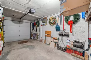 69-73 Juniper Blvd S, Middle Village, NY 11379 - Photo 28