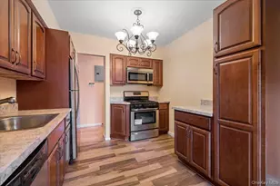 210 Westend Ave, Freeport, NY 11520 - Photo 8