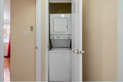 210 Westend Avenue #8B, Freeport, NY 11520 - Photo 12