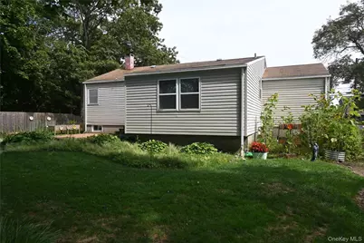 2816 Acorn Avenue, Medford, NY 11763 - Photo 24