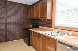 2816 Acorn Ave, Medford, NY 11763 - Photo 8