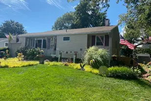 2816 Acorn Ave, Medford, NY 11763 - Photo 2