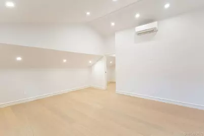 85-49 Avon Street, Jamaica, NY 11432 - Photo 18