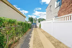 173 E Seaman Ave, Freeport, NY 11520 - Photo 6