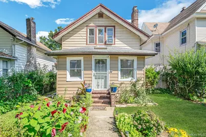 173 E Seaman Avenue, Freeport, NY 11520 - Photo 1