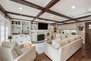 15 Briarwood Dr, Huntington, NY 11743 - Photo 2