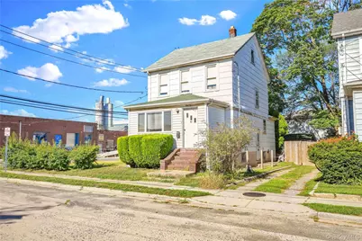 42 Satterie Avenue, Valley Stream, NY 11580 - Photo 2