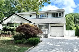 195 Sackville Rd, Garden City, NY 11530 - Photo 2
