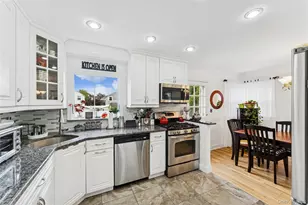 43 Layton St, Freeport, NY 11520 - Photo 10