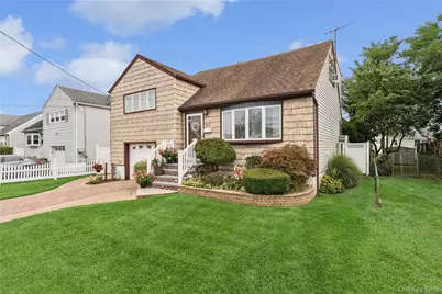 43 Layton Street, Freeport, NY 11520 - Photo 2