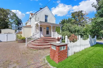 66 Center Avenue, Bay Shore, NY 11706 - Photo 2