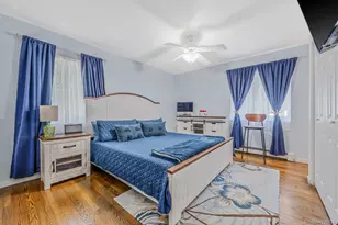 3 Emily Ct, Hampton Bays, NY 11946 - Photo 8