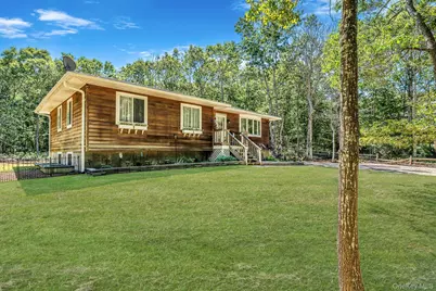 3 Emily Court, Hampton Bays, NY 11946 - Photo 2