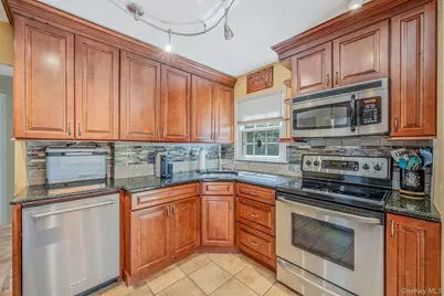 42 Apricot Place, Ronkonkoma, NY 11779 - Photo 14