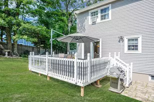 42 Apricot Pl, Ronkonkoma, NY 11779 - Photo 34