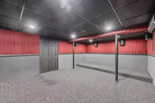 42 Apricot Pl, Ronkonkoma, NY 11779 - Photo 30