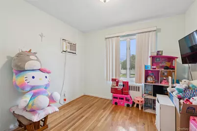 329 N Wyoming Avenue, Massapequa, NY 11758 - Photo 12