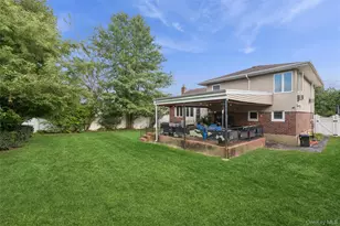 329 N Wyoming Ave, Massapequa, NY 11758 - Photo 18