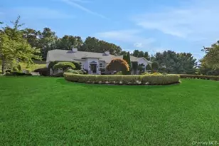 14 Far Horizons Dr, Newburgh, NY 12550 - Photo 2