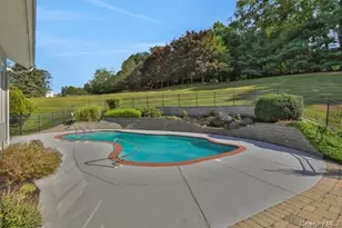 14 Far Horizons Dr, Newburgh, NY 12550 - Photo 40