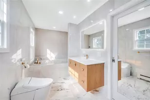 131 Carol Rd, East Meadow, NY 11554 - Photo 20