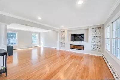 131 Carol Road, East Meadow, NY 11554 - Photo 4