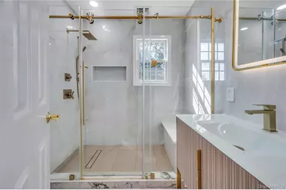 131 Carol Road, East Meadow, NY 11554 - Photo 24