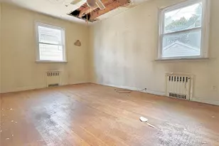 118-39 205th St, Saint Albans, NY 11412 - Photo 12